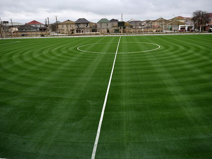 Binə qəsəbə stadionunun süni ot örtüyü yenilənib&nbsp;